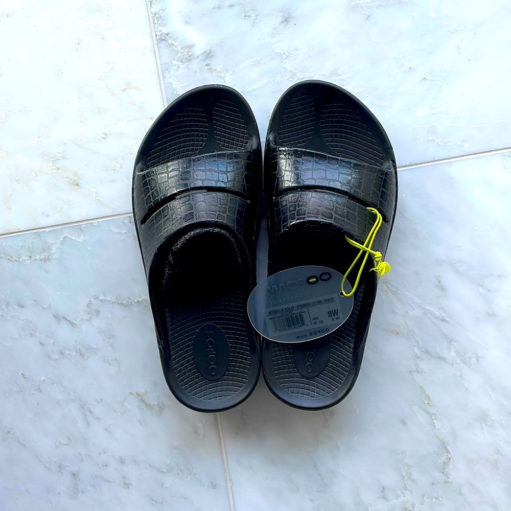 OOFOS-black patent